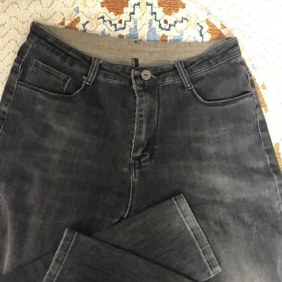 Black Straight Cut Denim Jeans - Picture 2 of 5